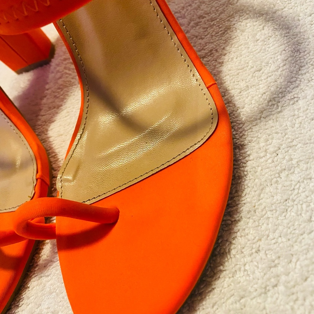 Almost Brand New - Super Gorgeous High Qualit  Heels By SIMMI / London - box 2 - Picture 4 of 9